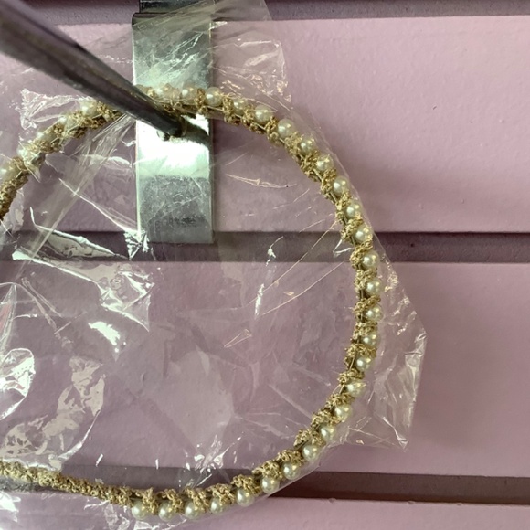 Gold with pearl beads headband - Picture 2 of 2